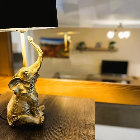 Galerie-ferienwohnung Im Schindlershof - Zentral Und Ruhig Apartment